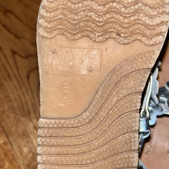 3/$20 Nordstrom Toddler Silver Metallic Sandals - Picture 3 of 3